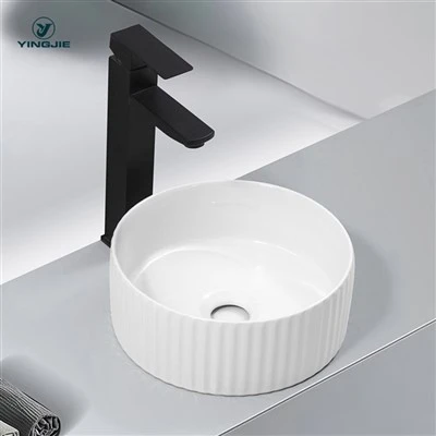 Ribbed Blan seramik veso koule